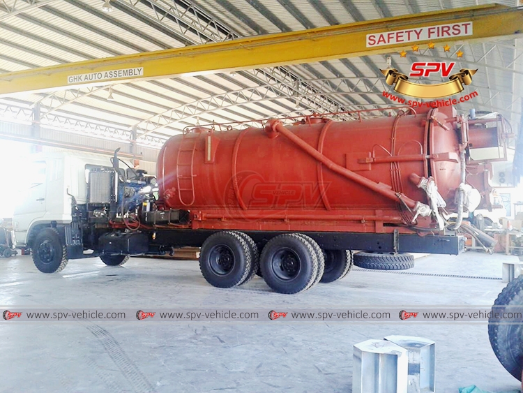 13,500 Litres Vacuum Jetting Tank SKD -10 13,500 Litres Vacuum Jetting Tank SKD -10